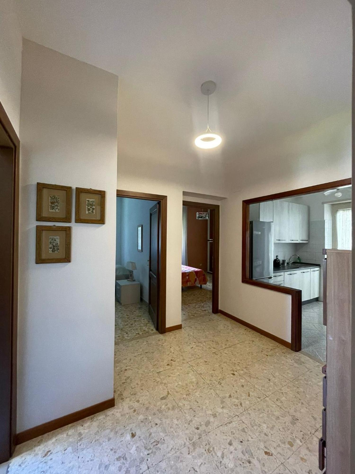 Apartamento Domus Urbani Roma Exterior foto
