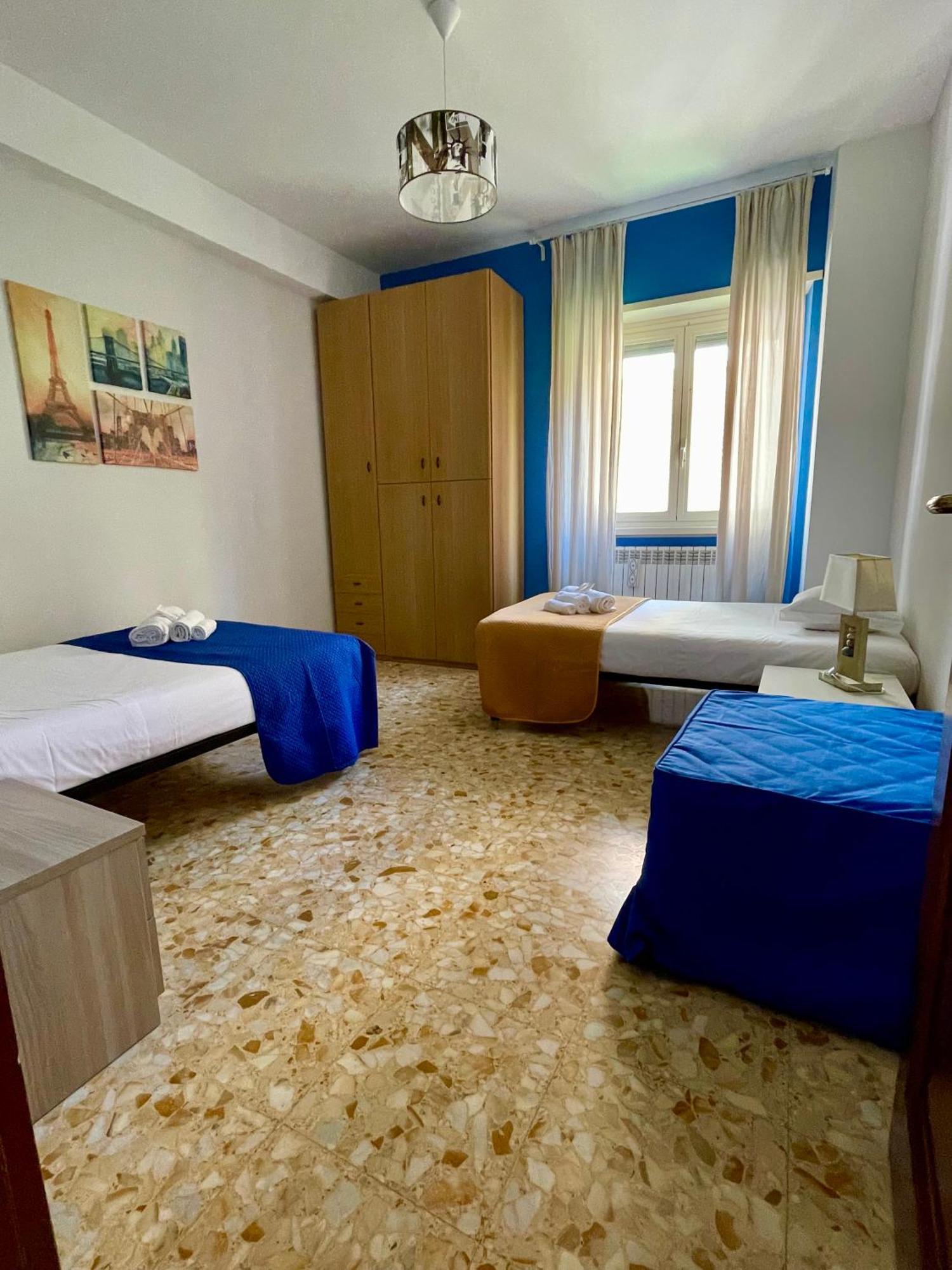 Apartamento Domus Urbani Roma Exterior foto