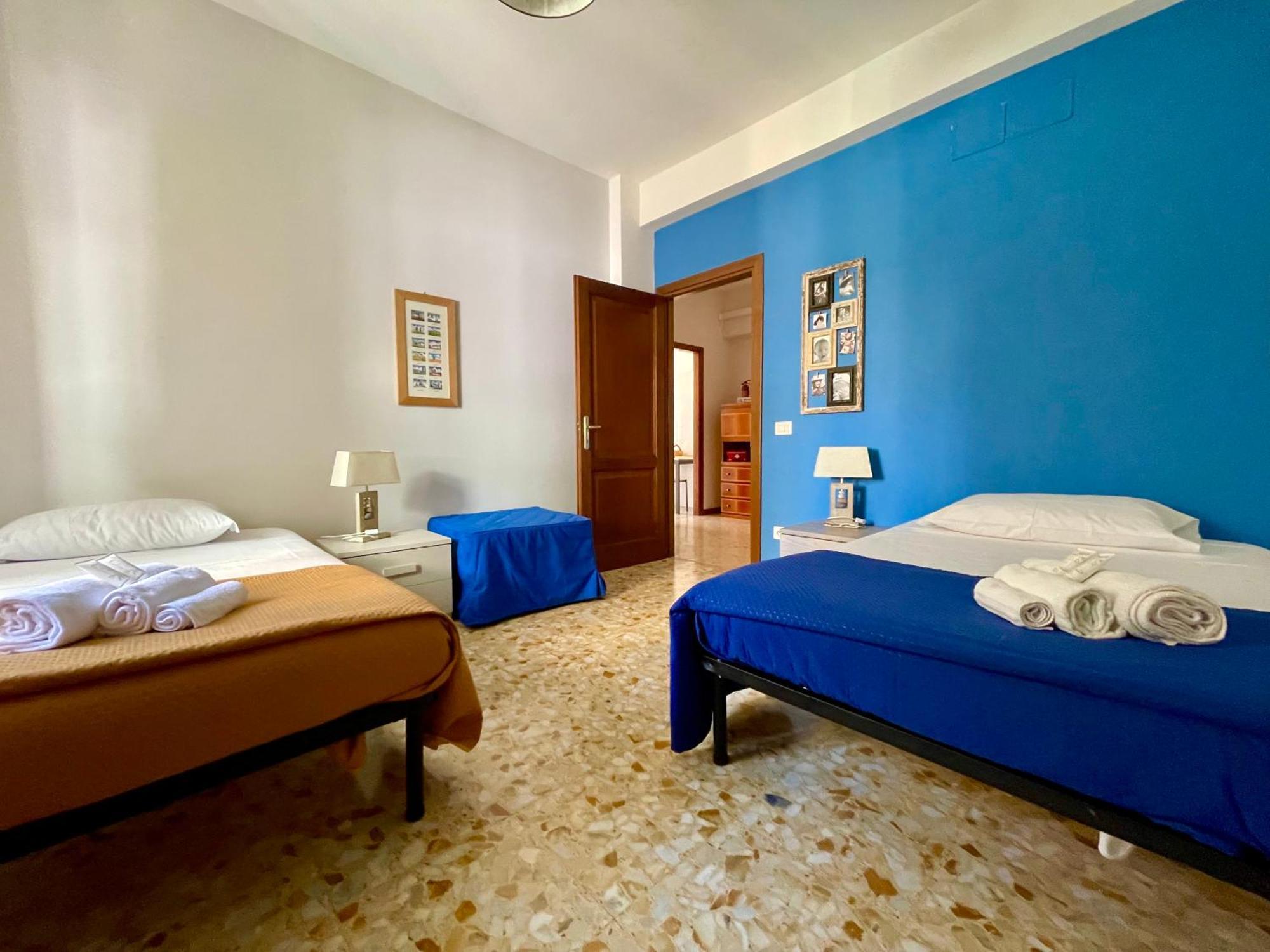 Apartamento Domus Urbani Roma Exterior foto