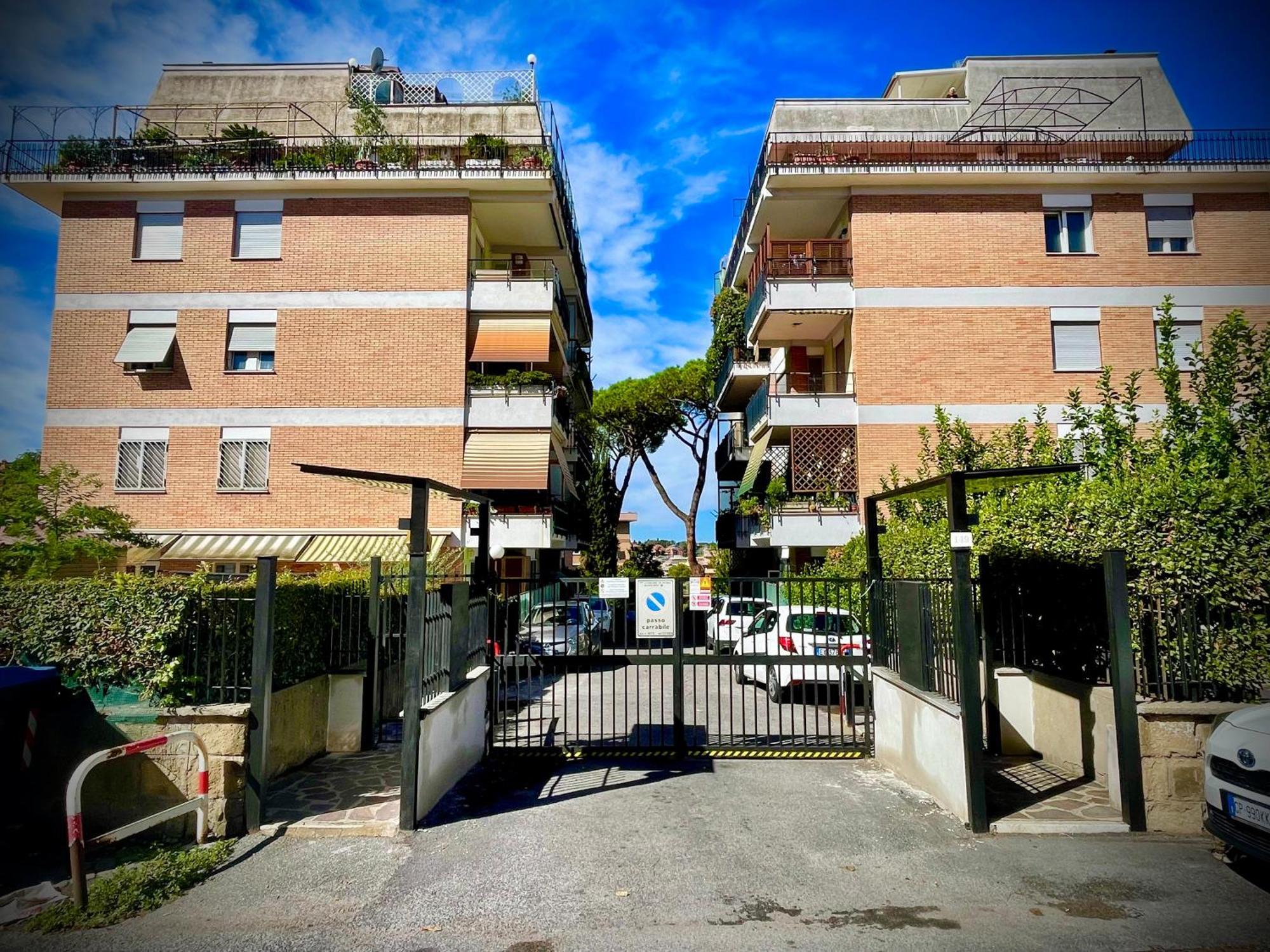 Apartamento Domus Urbani Roma Exterior foto