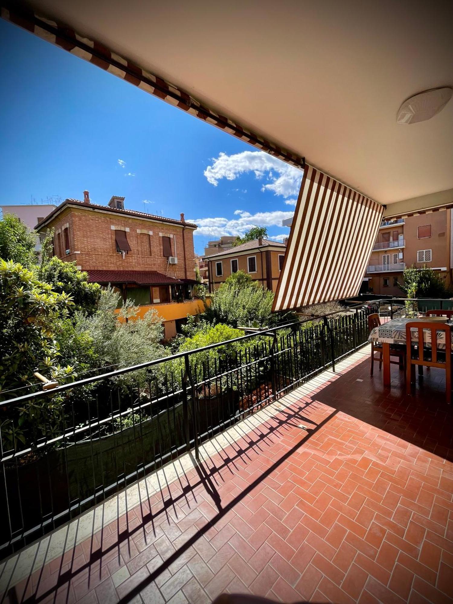 Apartamento Domus Urbani Roma Exterior foto