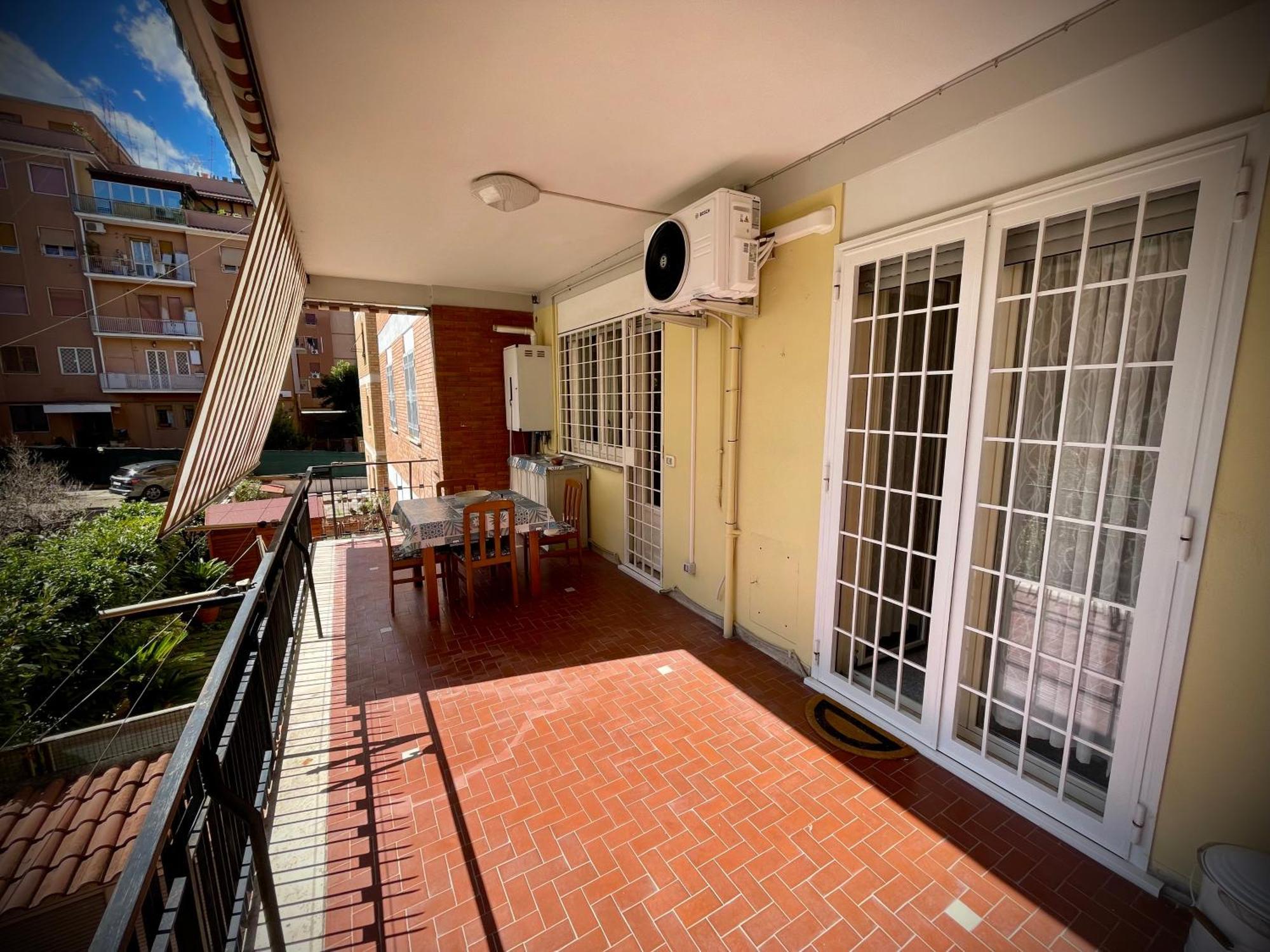 Apartamento Domus Urbani Roma Exterior foto