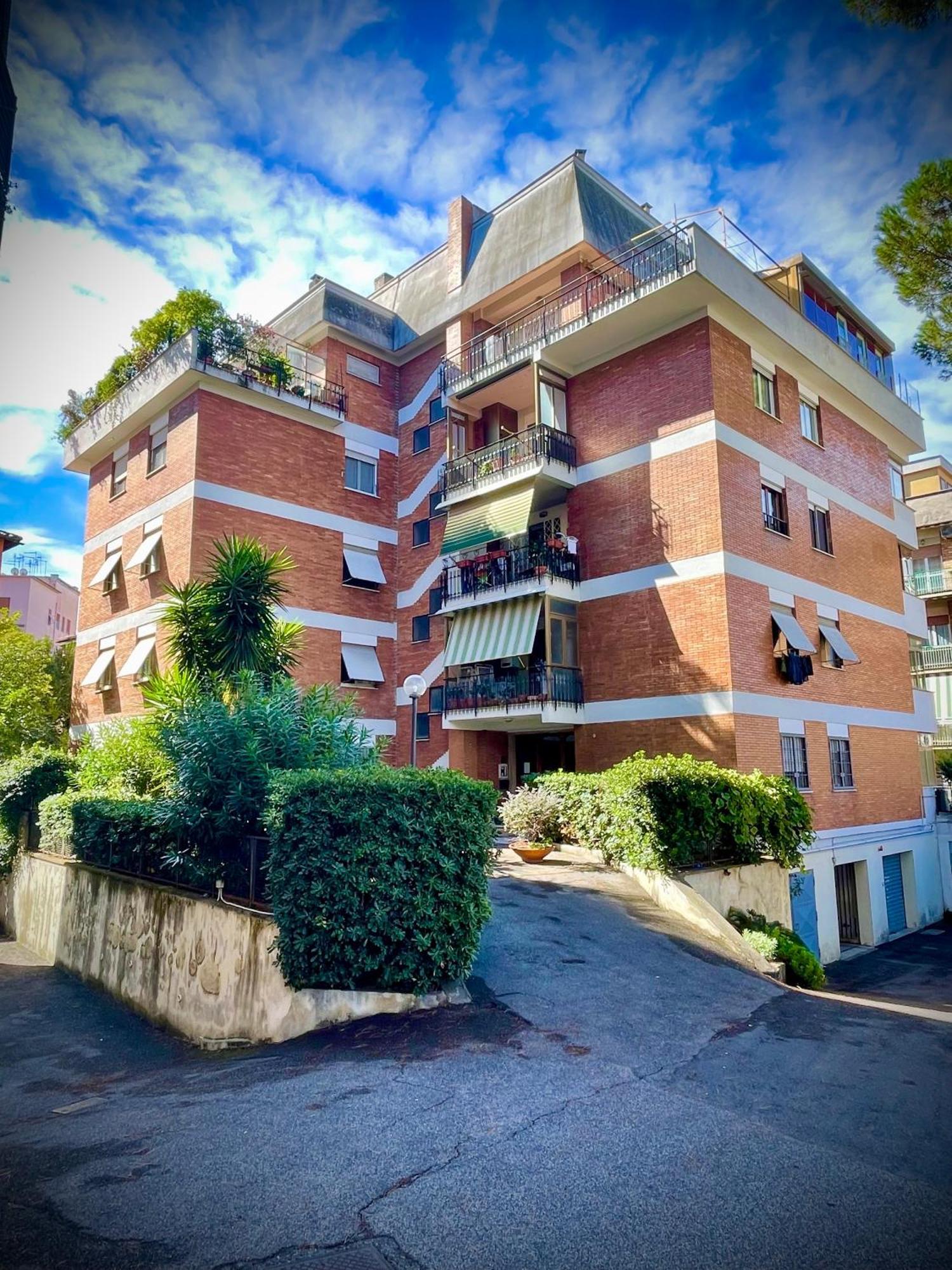 Apartamento Domus Urbani Roma Exterior foto