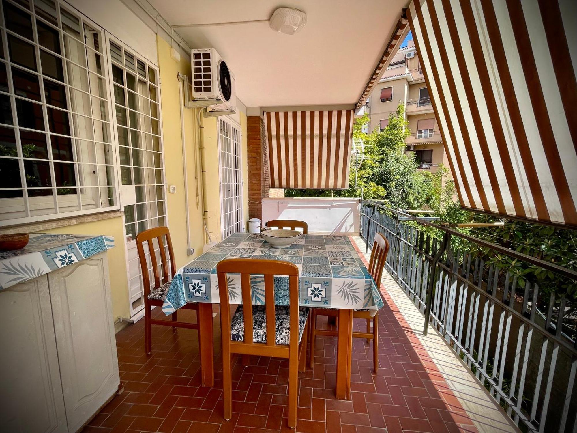 Apartamento Domus Urbani Roma Exterior foto